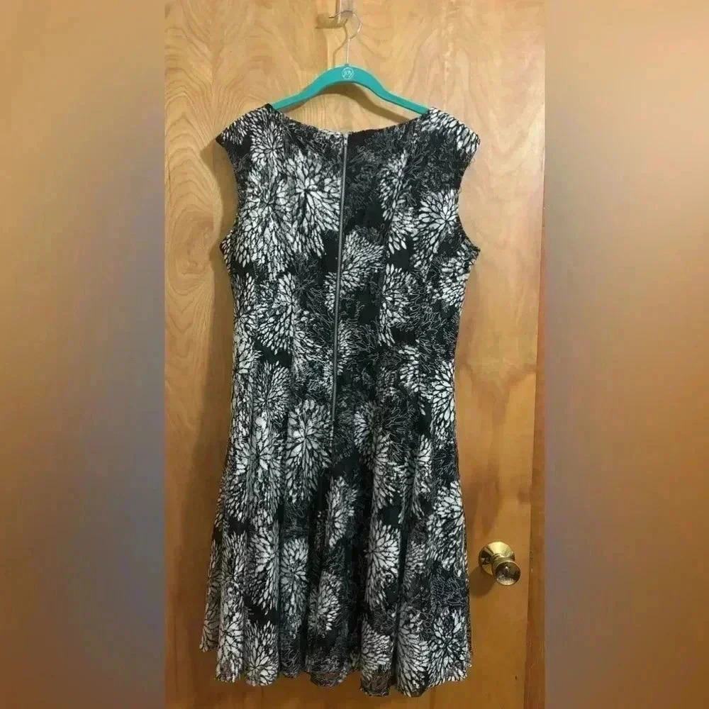 Black & White Floral Fit-and-Flare Dress - Picture 8 of 9